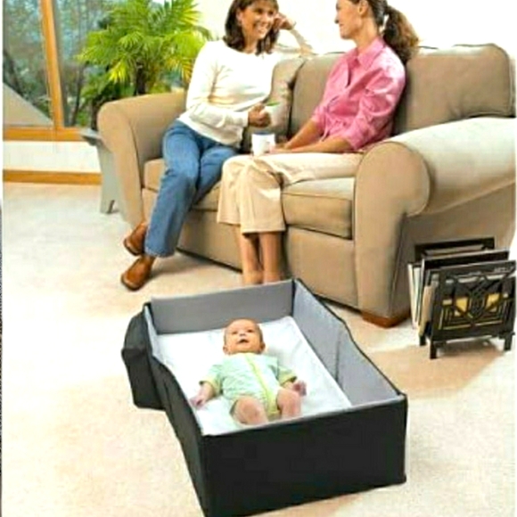 Eddie Bauer Black Infant Baby Portable Travel Bed Crib Carrier Changing Station - Picture 6 of 7